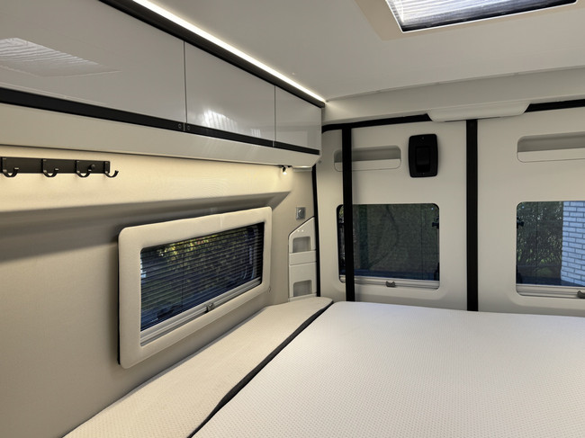 Adria Twin Supreme 640 SGX 180 pk AUTOMAAT 9-Traps Euro6 Fiat Ducato 8 Maxi **Lengtebedden in hoogte verstelbaar/4 zitplaatsen/Luifel/ foto: 17