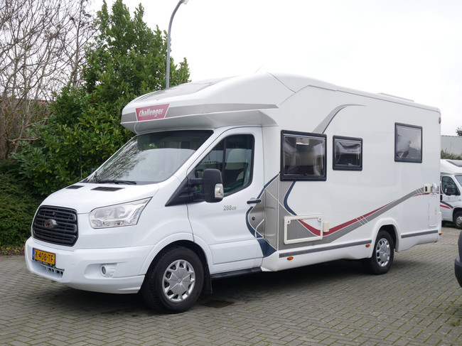 Challenger 288 EB, Half Integraal, Queensbed, Hefbed!! foto: 2