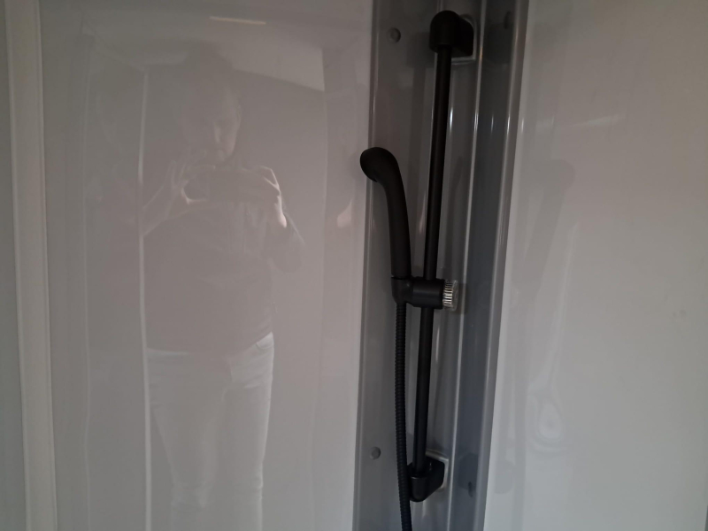 Crosscamp EXPDN T7.4 E - Sehr modern - Navi Foto: 12