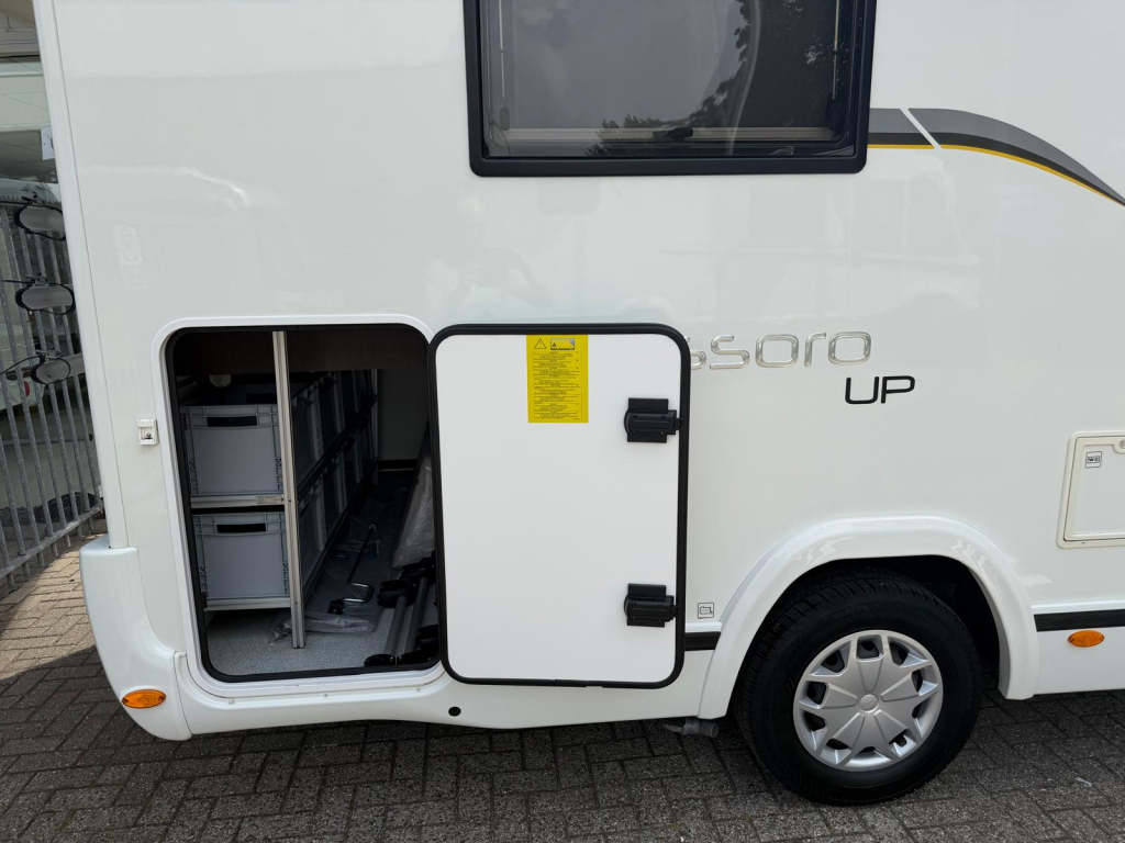 Benimar Tessoro 495 UP QUEENSBED + HEFBED XXL GARAGE 6.99M foto: 21