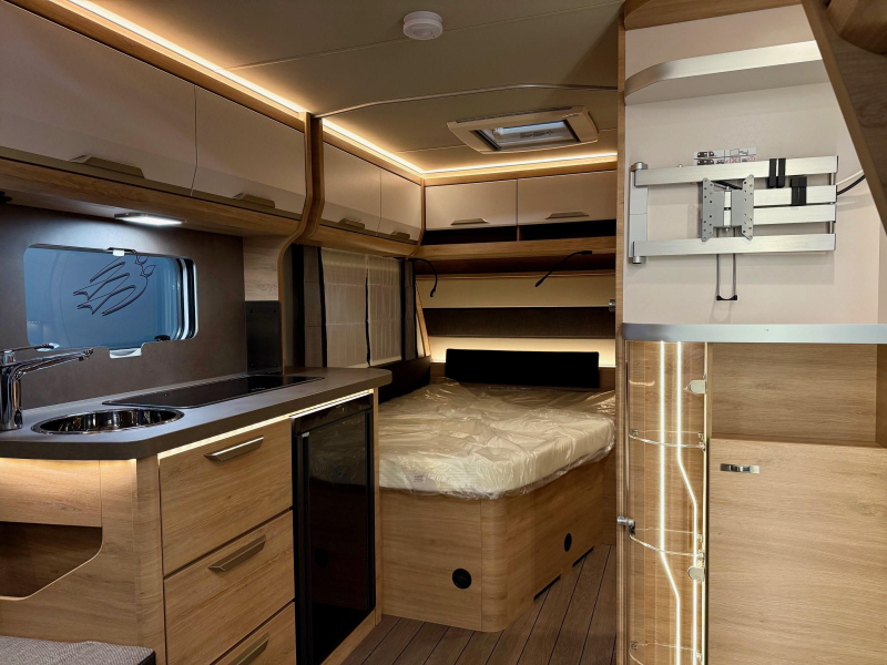 Knaus Sudwind Black Selection 450 FU modeljaar 2026  foto: 6