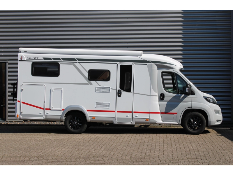 LMC Cruiser 646 V Lengtebedden Fiat 140PK  foto: 22