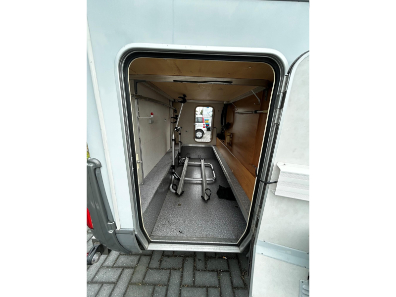 Hymer B524 Panel solar portabicicletas foto: 4