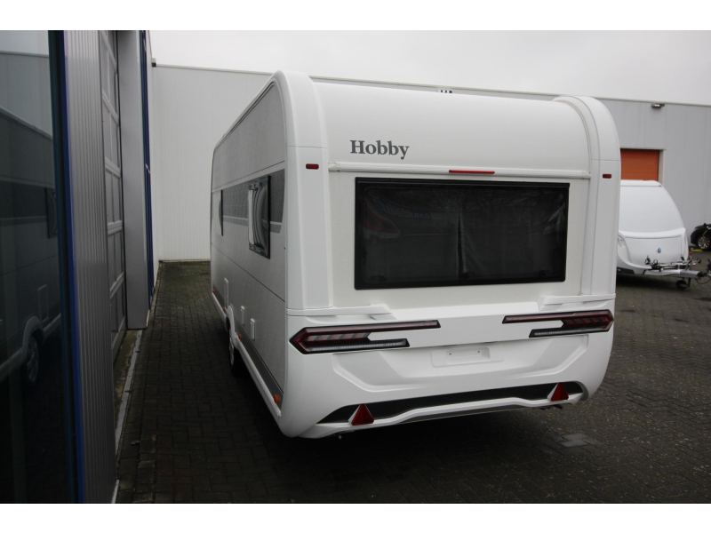 Hobby De Luxe 495 UL Camas individuales y asientos redondos! foto: 3
