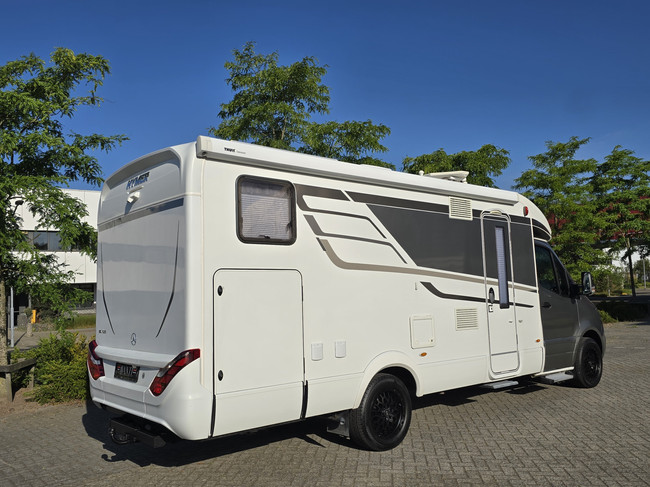 Hymer ML-T 620 163 PK AUTOMAAT 45.588 KM 4400 KG BOMVOL 12 MAANDEN GARANTIE MERCEDES SPRINTER 416 CDI LENGTEBEDDEN SOLAR 18 INCH ALUVELGEN foto: 4