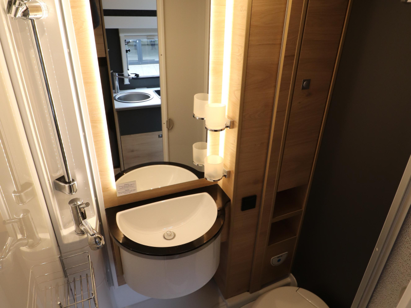 Dethleffs Globebus Go T45 Enkelbed-EX-Verhuur/airco  foto: 10