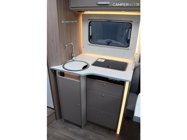 Carado T457 140hp Automatic | Single beds | Face to Face | Pro + Package | Thule awning | Separate shower | Large refrigerator | Light alloy photo: 10