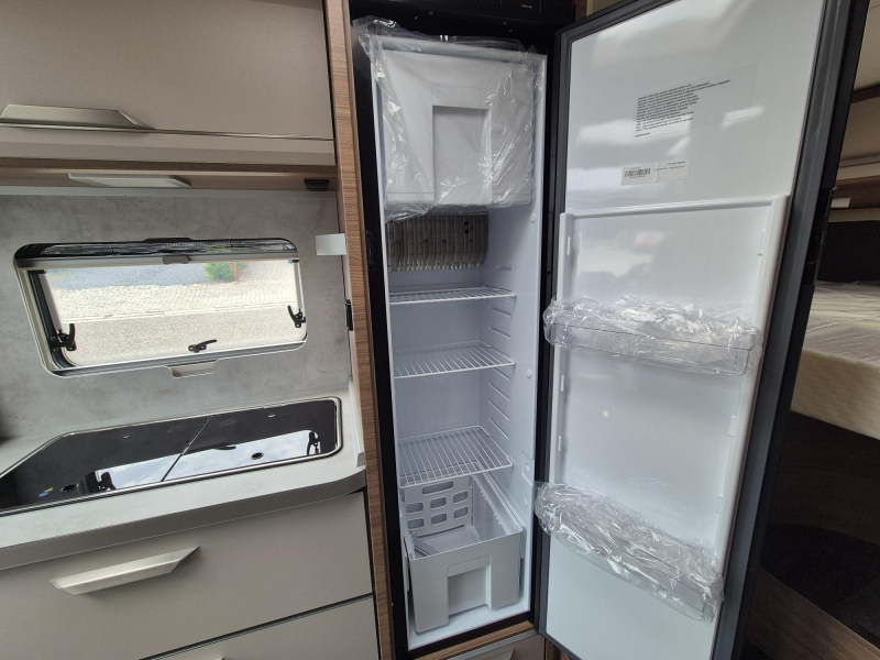 Knaus Vansation Van Ti 650 MEG 180pk automaat 2x airco  foto: 10