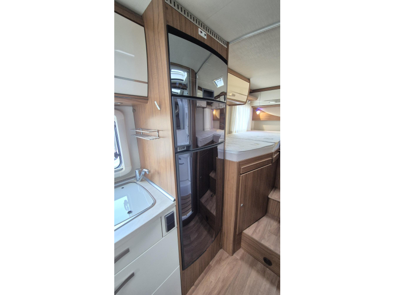 Hymer Exsis 578 Lengtebed + Hefbed Euro 6  foto: 7
