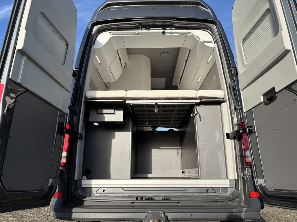 VOLKSWAGEN CRAFTER photo: 11