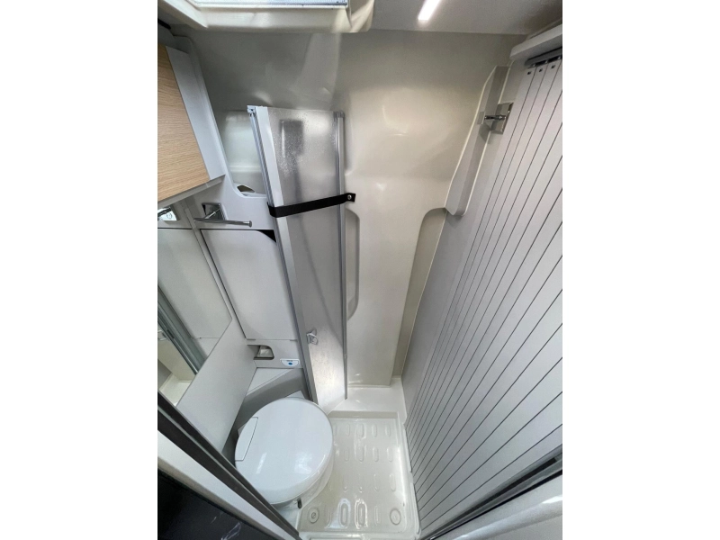 Karmann Dexter 640 Single Beds photo: 17