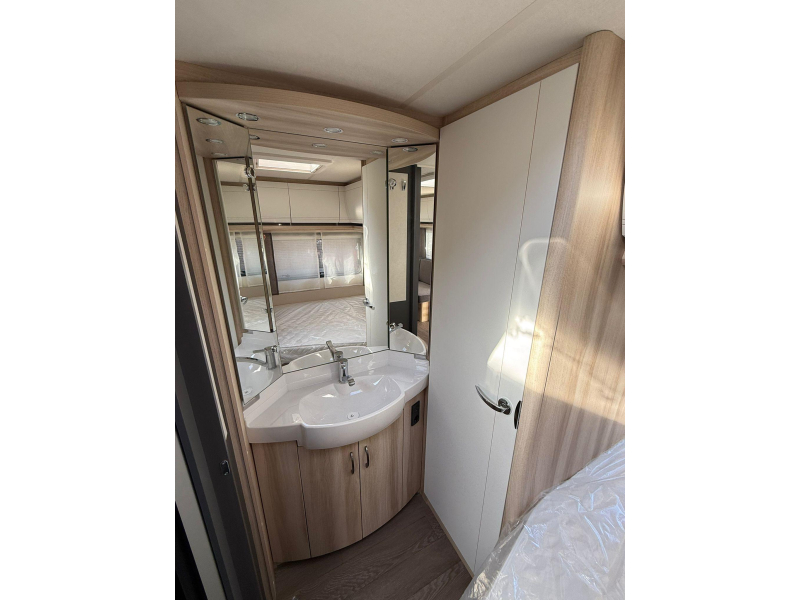 Hobby De Luxe 460 UFE Nieuw | Actie model 2026  foto: 13