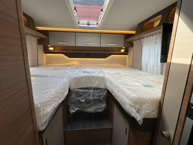 Knaus 700MEG Live I 9T-Automatique Lits Jumeaux Lit Pavillon Alde Attelage photo: 13