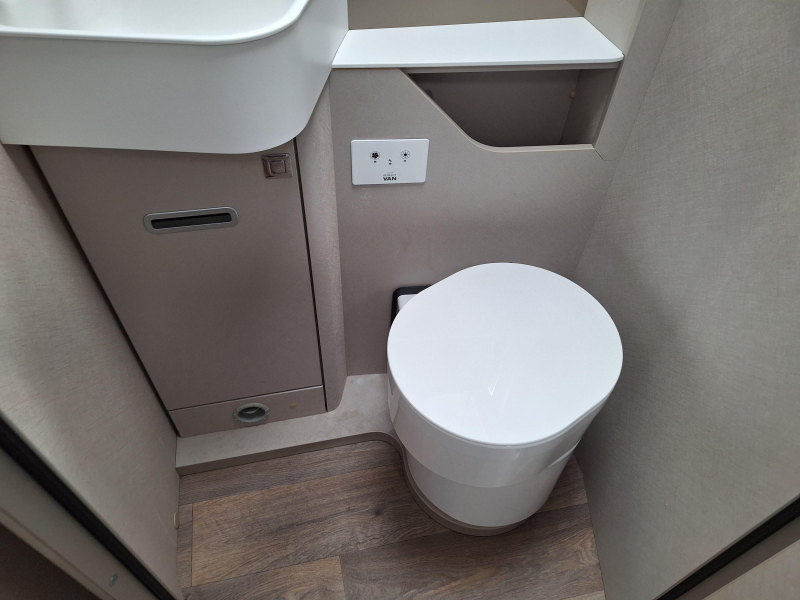 Hymer Tramp S 685 +HEFBED+LEVELSYSTEEM-FACE  foto: 4