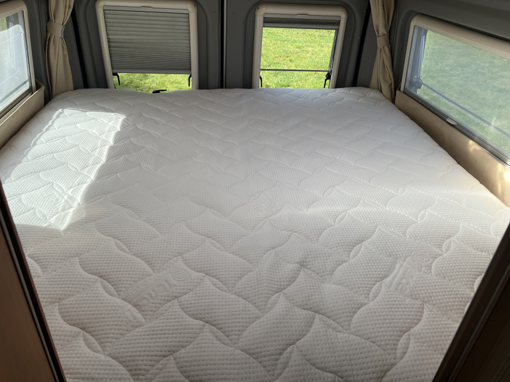 Pössl 2Win Airco, Single beds – Kingsize bed photo: 10