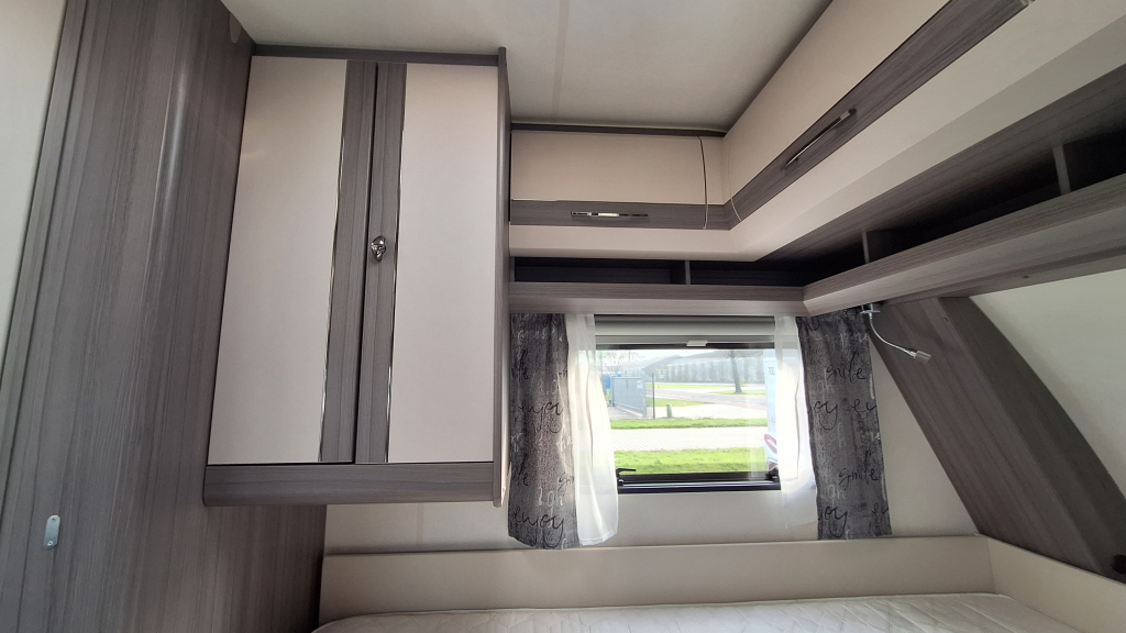 Knaus Caravans 460 DL Mover + Luiffel enkele bedden foto: 8