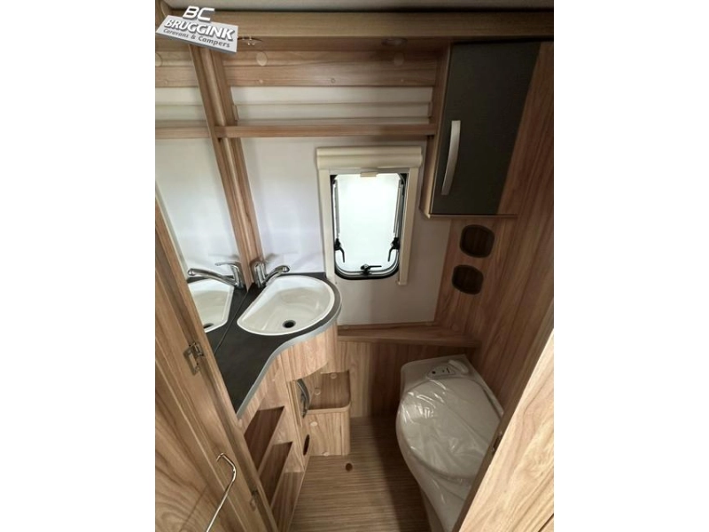 Eriba Feeling 442 CAMAS INDIVIDUALES TECHO ELEVABLE foto: 7