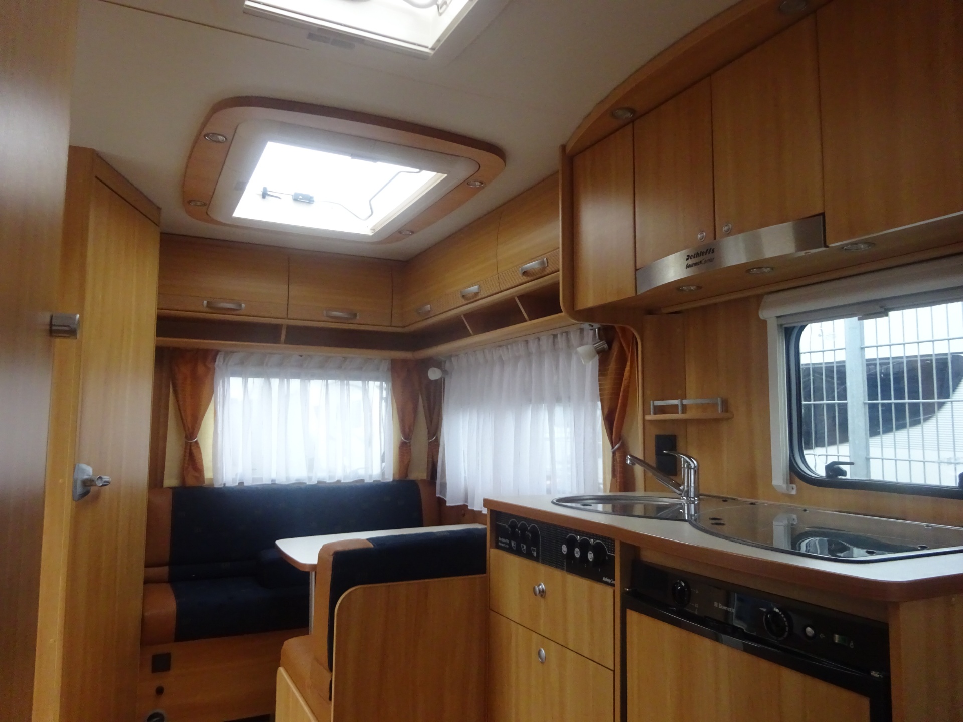 Dethleffs Camper 440DB Met Mover foto: 21