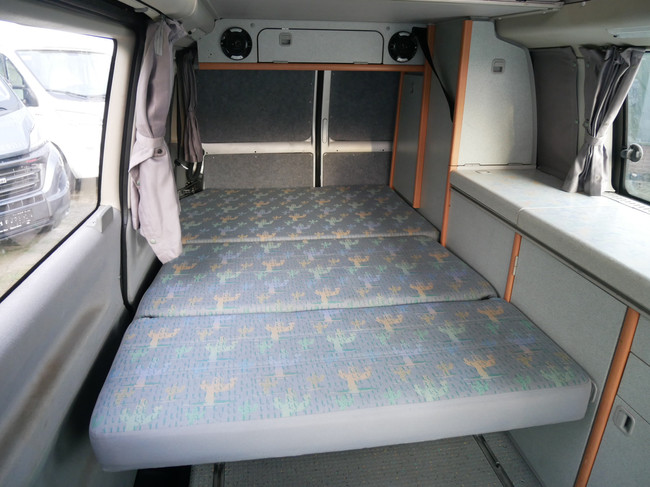 Volkswagen T4 Buscamper, California Inbouw, Lage Km foto: 13