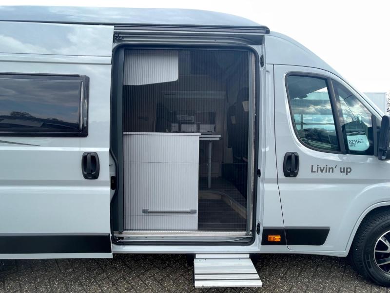 Forster V 636 EB 160hp Single Beds and Pop-top Roof photo: 18
