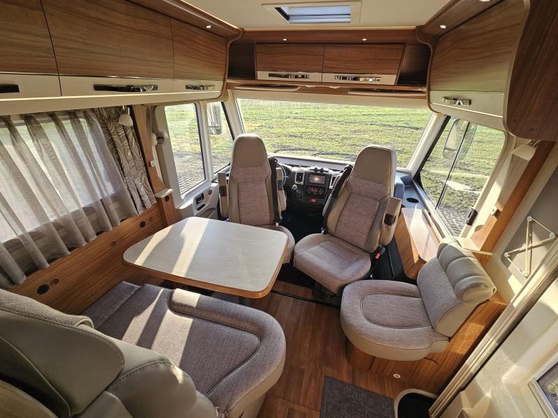 Hymer B678 Premium Line enkele bedde  foto: 14