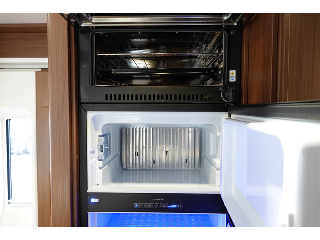 NIESMANN BISCHOFF Arto 79 E 180Pk Automatic | Air suspension | Level system | Top cabinets photo: 12