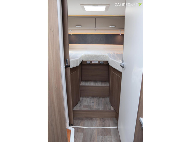 Carado T457 140hp Automatic | Single beds | Face to Face | Pro + Package | Thule awning | Separate shower | Large refrigerator | Light alloy photo: 15