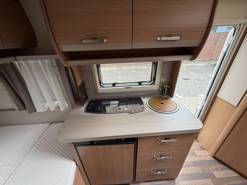 Knaus Sport 400 QD Nieuw staat | Compleet  foto: 10