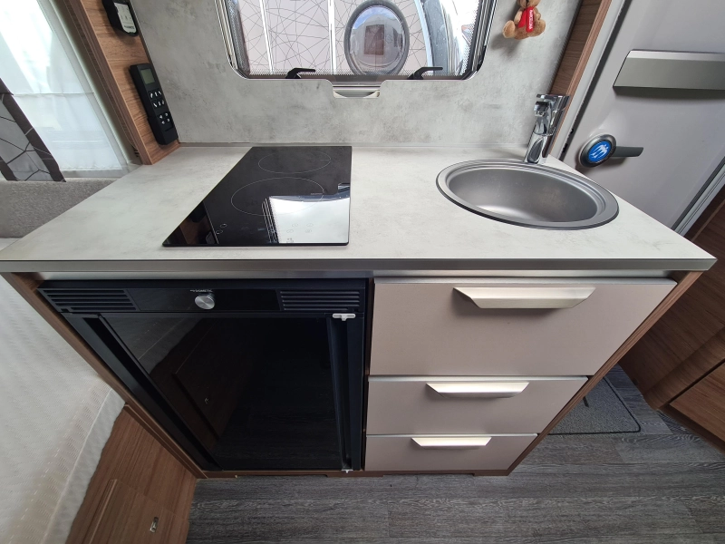 Knaus Sport E-Power Selection 400 QD Mover photo: 10