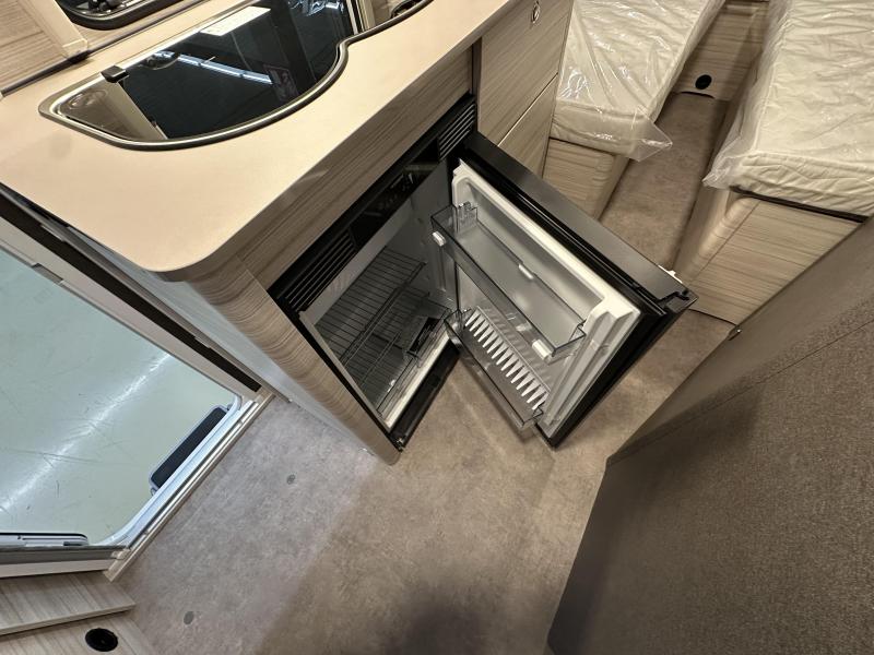 Dethleffs C'Joy 460 LE +mover+luifel+fietsendrag  foto: 11