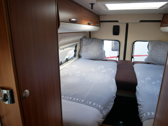 Adria Twin 640 SL, Lengtebedden, Maxi Chasis, Construct slot foto: 16