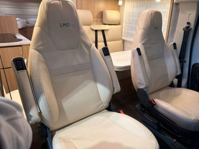 LMC Cruiser V 646 G 70jr Jubileum-Autom-NAVI  foto: 12
