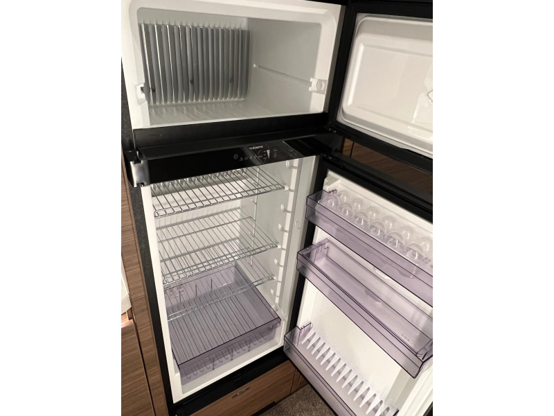 Tabbert Puccini 685 DF queensbed, mover, airco  foto: 9