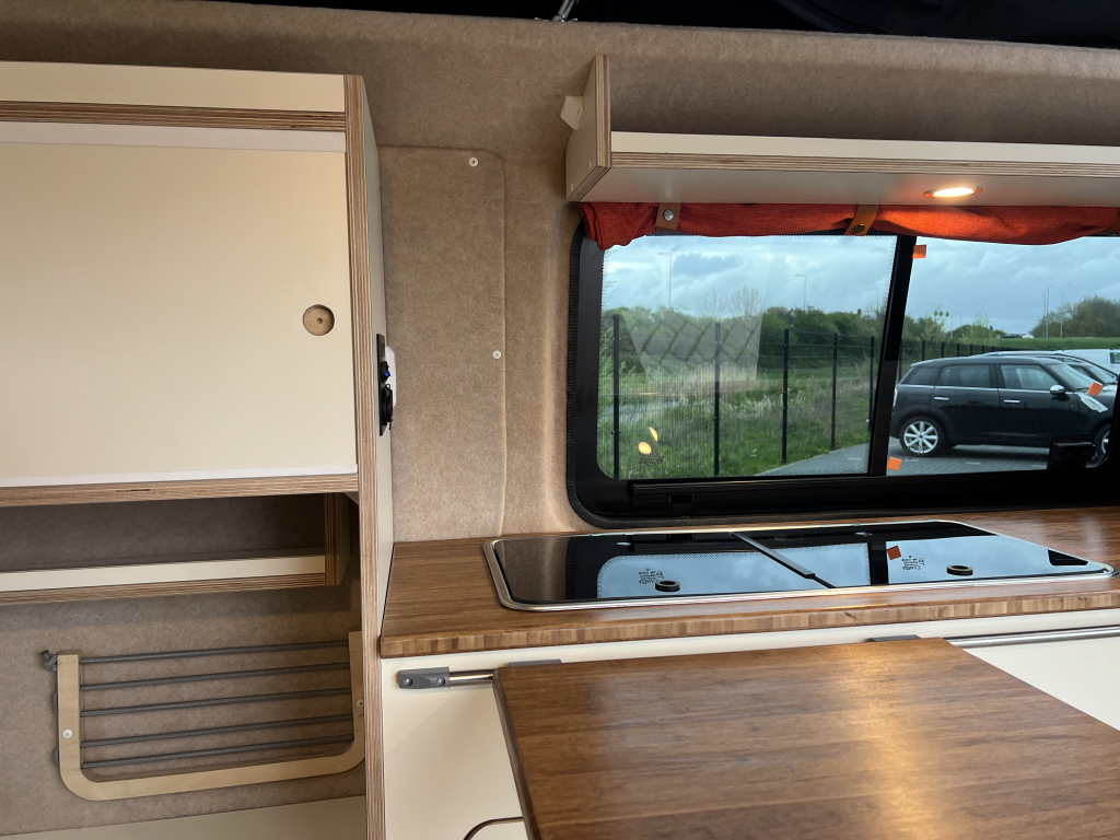 Volkswagen T6 Buscamper 2017 BENZINE foto: 11