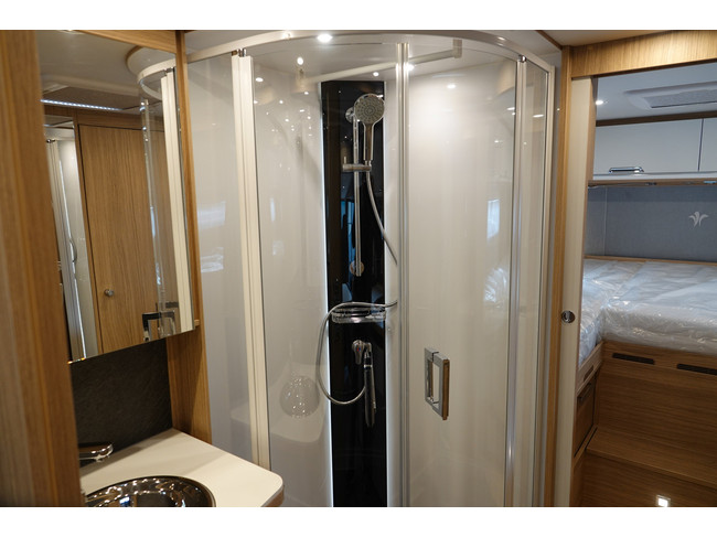NIESMANN BISCHOFF Arto 85 E 180Pk Automatic | Eifel grey | New | 4-seater | Roof air conditioning photo: 15