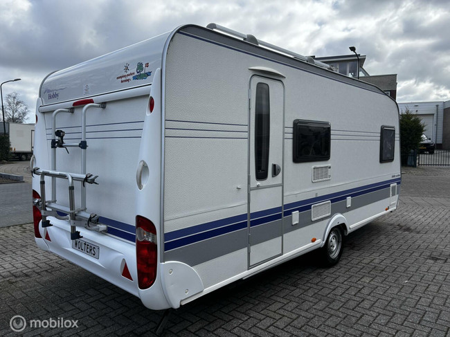 Hobby 500 KMFE STAPELBED treinzit vastbed voortent foto: 3