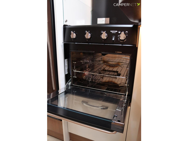 Bürstner Lyseo Harmony Line 140pk Automaat | Vlakke vloer! | Lengtebedden | Oven | Luchtvering | Luifel | Grote garage | Zonnepaneel | Co foto: 14