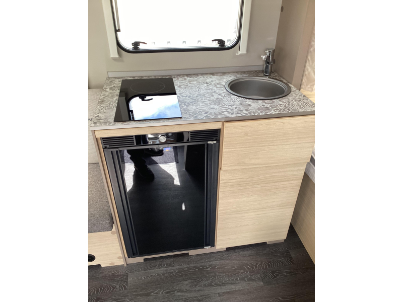 Weinsberg CaraCito 450 FU E-Power/ Klimaanlage Foto: 4