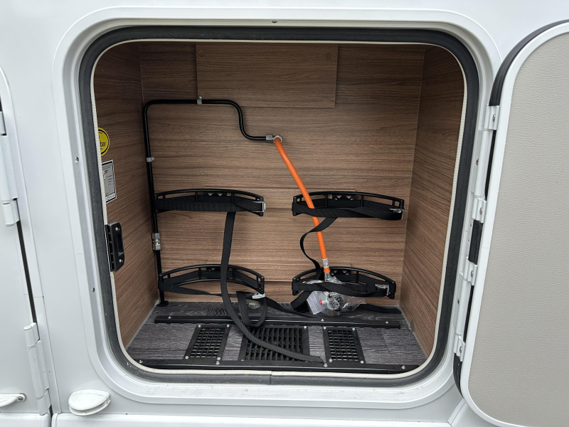 Knaus L!ve Wave 650 MF 180PK-AUTOMAAT-694CM  foto: 15