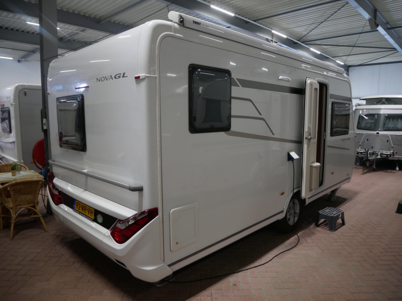 Eriba Nova GL 465 Incl. mover y toldo foto: 1