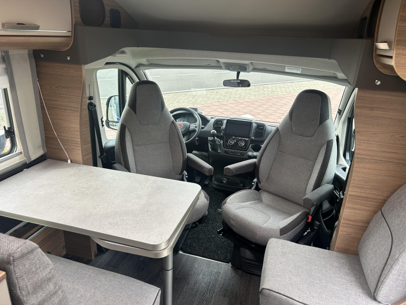 Knaus L!ve Ti 650 MEG Laagbed + trekhaak  foto: 8