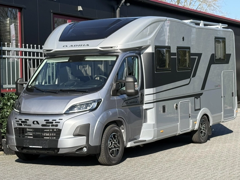 Adria Coral Supreme 670 DL - 180 PK photo : 5