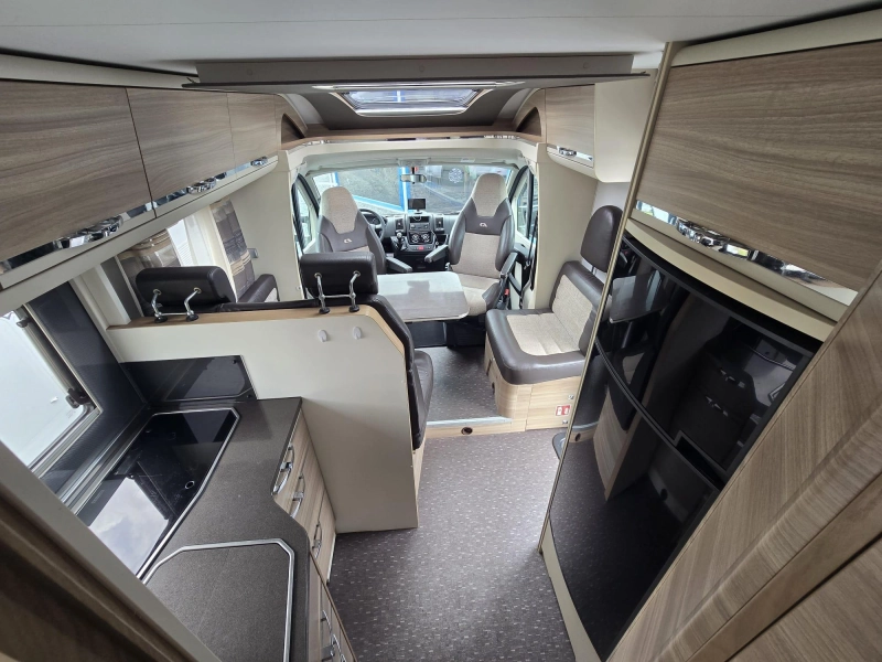 Adria Coral S 670 SL camas longitudinales/5 plazas con cintur&oacute;n foto: 10