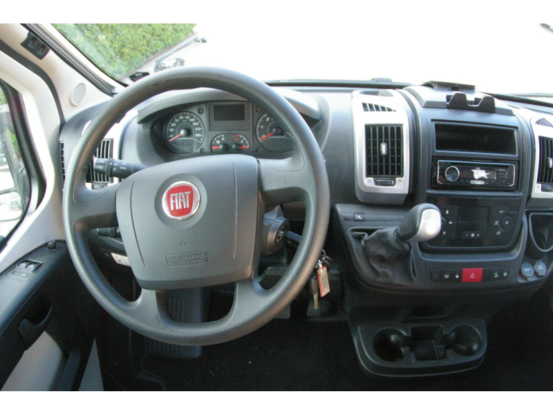 Carthago Malibu 600 DB Automaat, Dwarsbed.  foto: 15