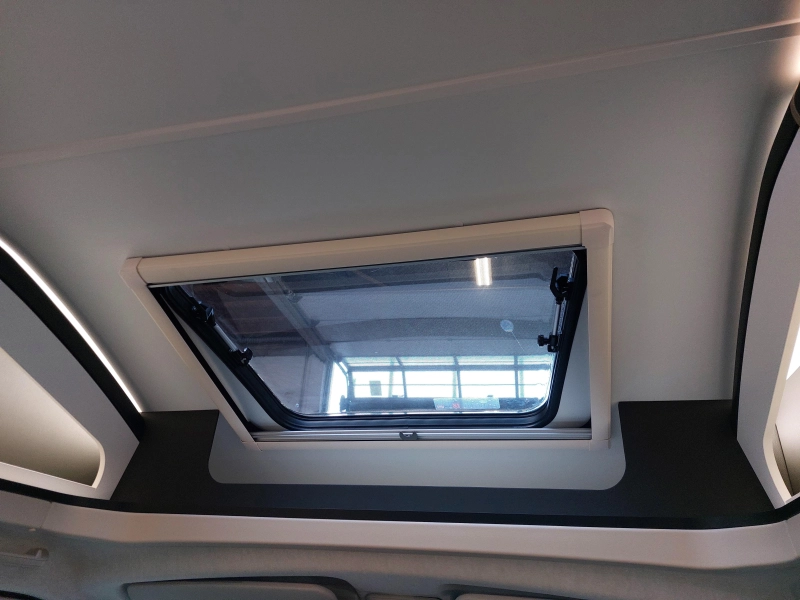Sun Living S 72 DL Special Edition &euro; 90.000 foto: 21