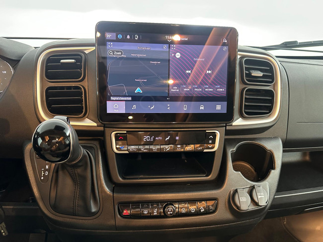 Malibu Van Comfort 640 LE Charming GT Skyview foto: 12