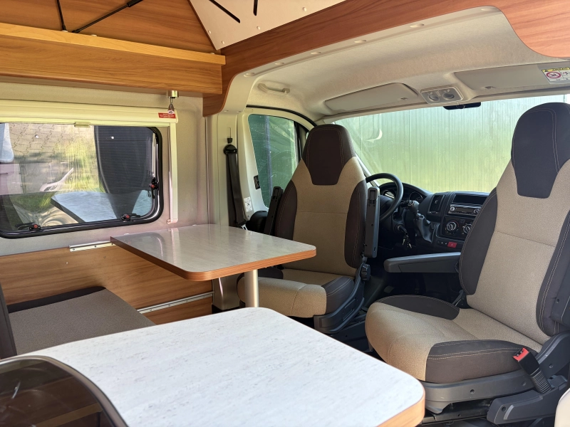 Weinsberg CaraBus 600 MQH 4 persoons  foto: 12