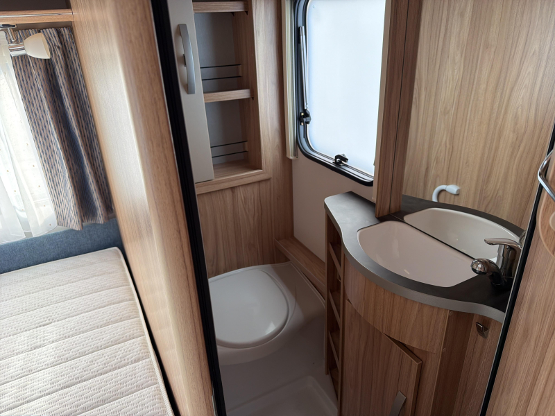 Eriba Nova Light 465 Elegance Mover / Luifel  foto: 7