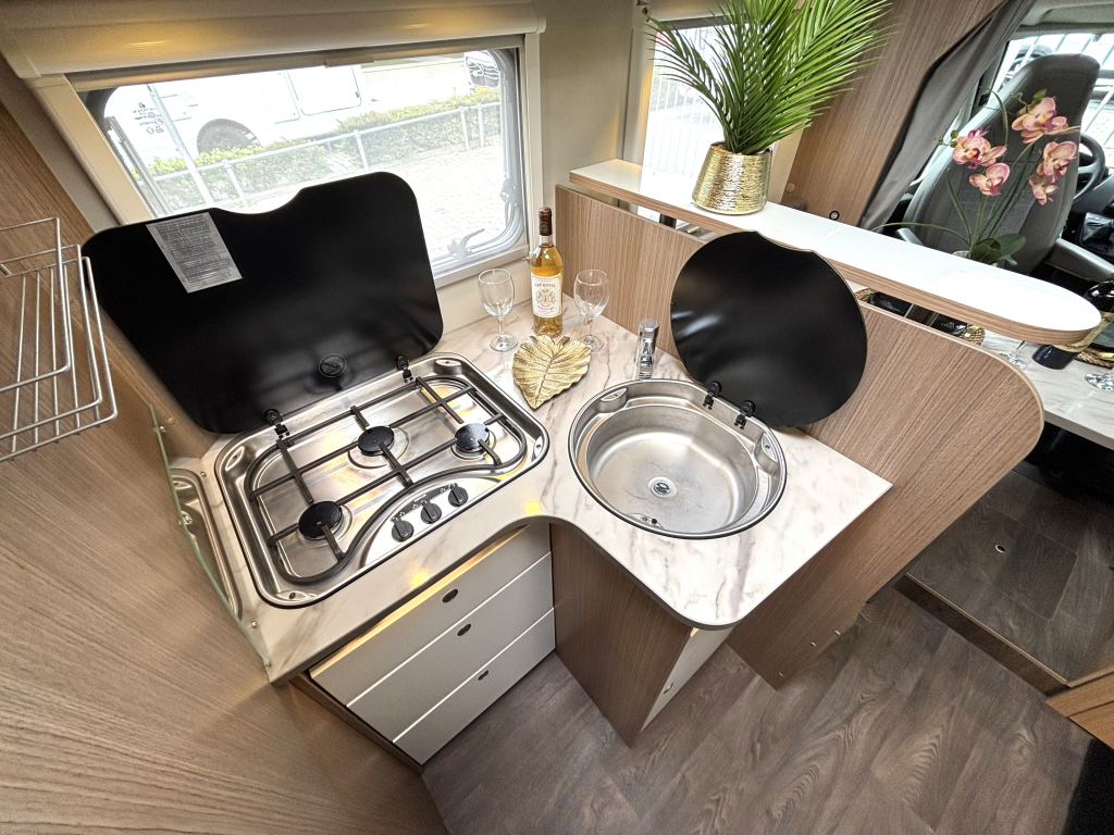 Carado T 449 QUEENSBED AUTOMAAT LEVELSYSTEEM 150PK ! foto: 7
