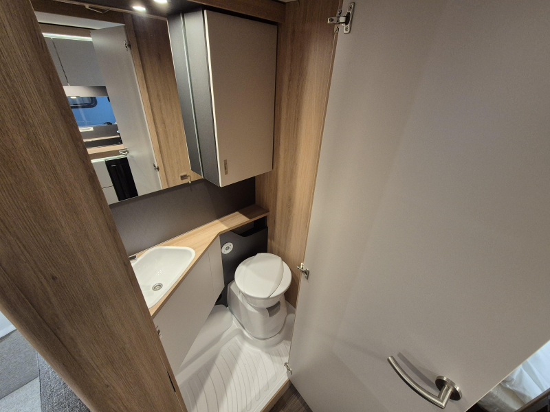 Knaus Sport 420 QD Extra grote keuken!  foto: 16